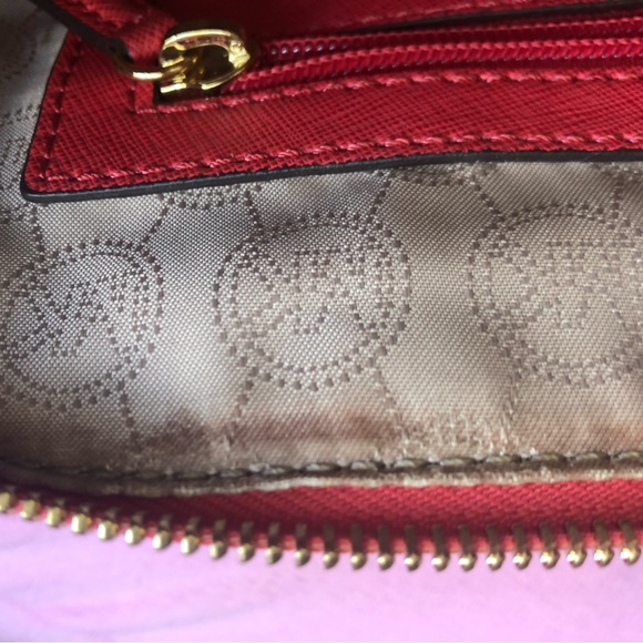 Michael Kors Convertible Pink Leather Bag - Picture 15 of 16